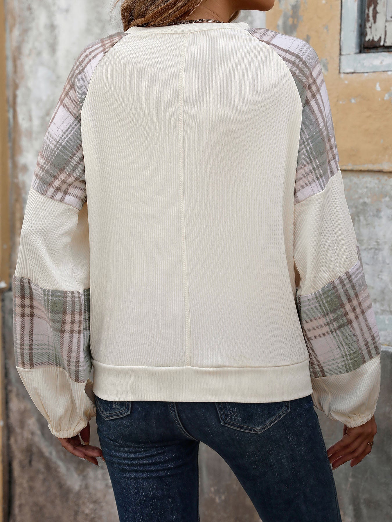 Plaiid Round Neck Long Sleeve Sweatshirt